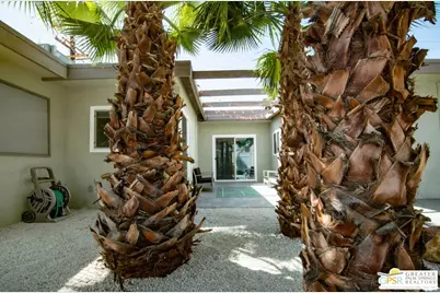 594 S Calle Encilia, Palm Springs, CA 92264 - Photo 17