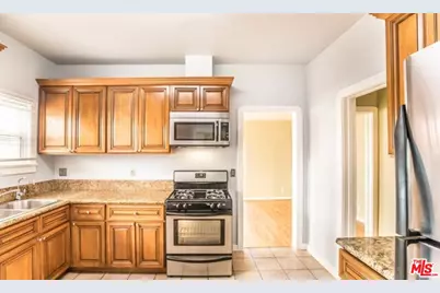 325 N Stanley Ave, Los Angeles, CA 90036 - Photo 17
