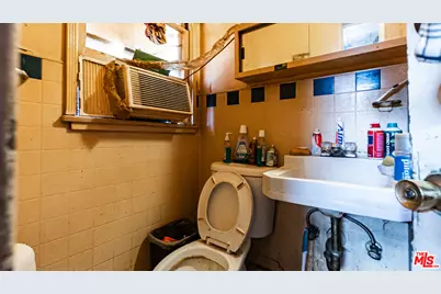 6033 Clarkson Ave, Maywood, CA 90270 - Photo 15