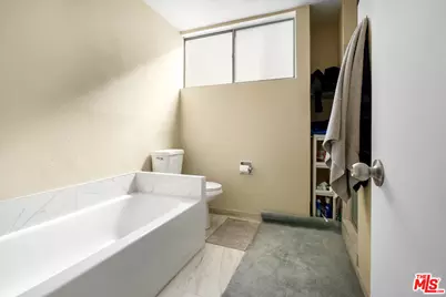 28390 Rey De Copas Ln, Malibu, CA 90265 - Photo 9