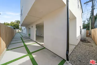 913 N Hobart Blvd, Los Angeles, CA 90029 - Photo 43