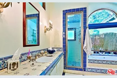 12090 Summit Cir, Beverly Hills, CA 90210 - Photo 19