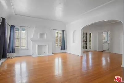 712 S Stanley Ave, Los Angeles, CA 90036 - Photo 1