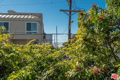 3900 Pacific Ave, Marina del Rey, CA 90292 - Photo 17