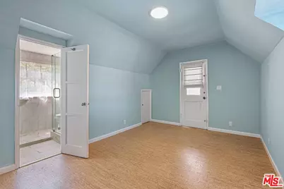 2427 Benedict Canyon Dr, Beverly Hills, CA 90210 - Photo 41