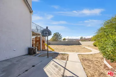 18655 Knollwood Ct, Victorville, CA 92395 - Photo 35