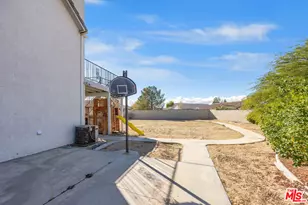 18655 Knollwood Ct, Victorville, CA 92395 - Photo 35