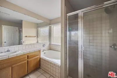 18655 Knollwood Ct, Victorville, CA 92395 - Photo 15