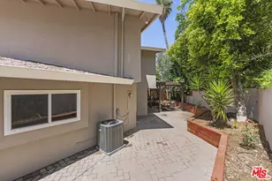 2400 Nalin Dr, Los Angeles, CA 90077 - Photo 43