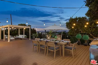 11775 Laurelwood Dr, Studio City, CA 91604 - Photo 27