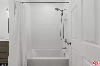 1215 5th Ave, Los Angeles, CA 90019 - Photo 11