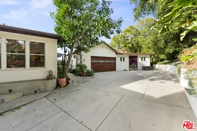 2316 Laurelmont Pl, Los Angeles, CA 90046 - Photo 25