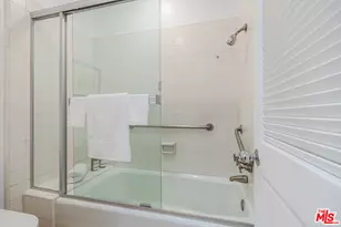 8380 Waring Ave, West Hollywood, CA 90069 - Photo 17