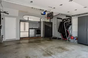 17213 Palisades Cir, Pacific Palisades, CA 90272 - Photo 27