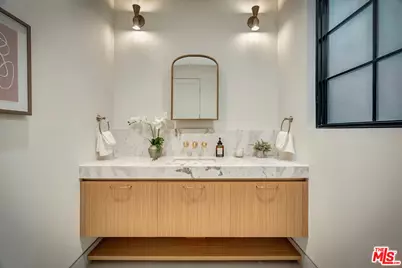 656 Huntley Dr #102, West Hollywood, CA 90069 - Photo 21
