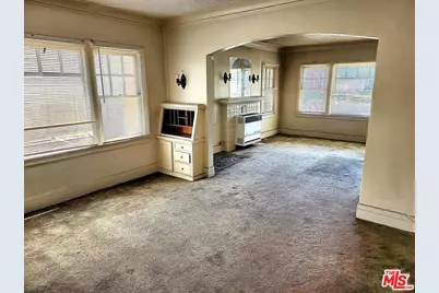 4260 S Figueroa St, Los Angeles, CA 90037 - Photo 9