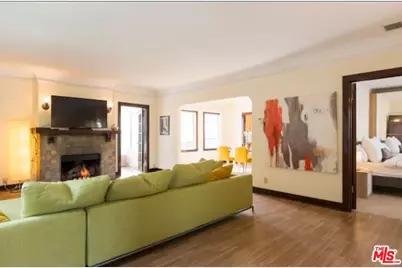 611 N Beachwood Dr, Los Angeles, CA 90004 - Photo 11