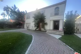 611 N Beachwood Dr, Los Angeles, CA 90004 - Photo 29