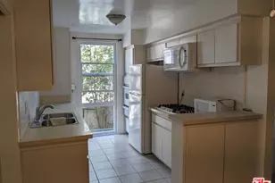 633 N Sweetzer Ave, West Hollywood, CA 90048 - Photo 17