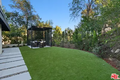 16708 Chaplin Ave, Encino, CA 91436 - Photo 45
