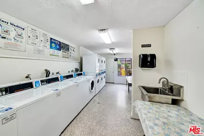 320 S Ardmore Ave #236, Los Angeles, CA 90020 - Photo 27