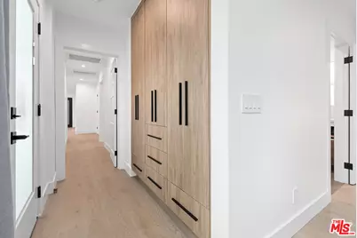 1901 S Point View St, Los Angeles, CA 90034 - Photo 13