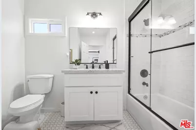 11700 Huston St, Valley Village, CA 91607 - Photo 43