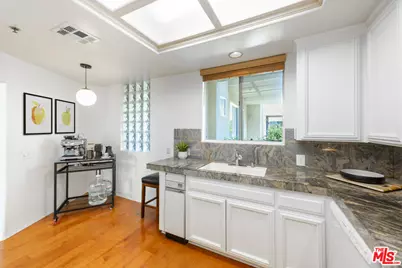 12633 Moorpark St #212, Studio City, CA 91604 - Photo 11