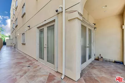 918 S Wooster St #1, Los Angeles, CA 90035 - Photo 33