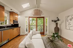8957 Appian Way, Los Angeles, CA 90046 - Photo 11