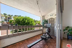 17084 Palisades Cir, Pacific Palisades, CA 90272 - Photo 17