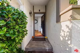 17084 Palisades Cir, Pacific Palisades, CA 90272 - Photo 21