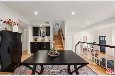 17084 Palisades Cir, Pacific Palisades, CA 90272 - Photo 7