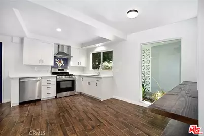 19481 Rosita St, Tarzana, CA 91356 - Photo 9