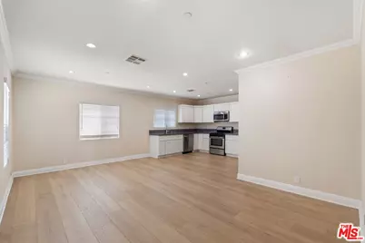 1147 S Kenmore Ave, Los Angeles, CA 90006 - Photo 3