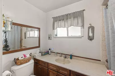 1757 Wellesley Ave, Los Angeles, CA 90025 - Photo 11