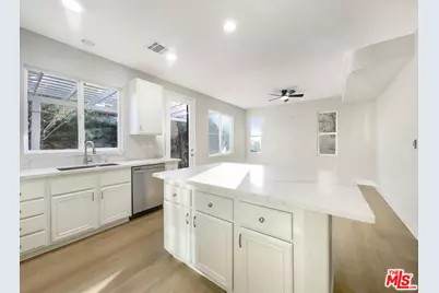 24130 Tango Dr, Valencia, CA 91354 - Photo 17