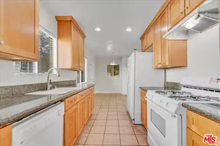 6649 Whitman Ave, Lake Balboa, CA 91406 - Photo 5
