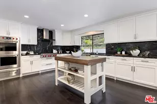 1060 Chantilly Rd, Los Angeles, CA 90077 - Photo 13