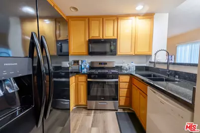 4600 Don Lorenzo Dr #4, Los Angeles, CA 90008 - Photo 7