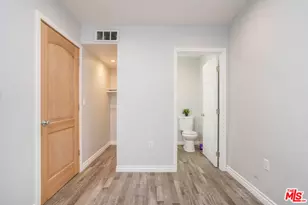 406 S St Andrews Pl, Los Angeles, CA 90020 - Photo 13