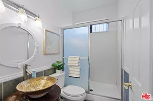 800 S Bronson Ave, Los Angeles, CA 90005 - Photo 7