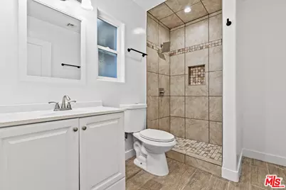 10823 Cantara St, Los Angeles, CA 91352 - Photo 47