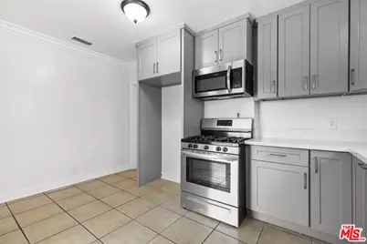 10823 Cantara St, Los Angeles, CA 91352 - Photo 25