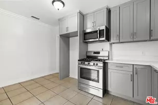 10823 Cantara St, Los Angeles, CA 91352 - Photo 25