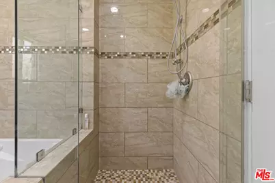 10823 Cantara St, Los Angeles, CA 91352 - Photo 17