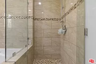 10823 Cantara St, Los Angeles, CA 91352 - Photo 17