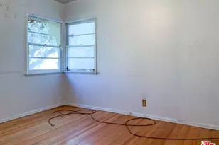 320 S Glenwood Pl, Burbank, CA 91506 - Photo 23