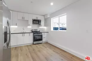 10821 Hartsook St, North Hollywood, CA 91601 - Photo 21