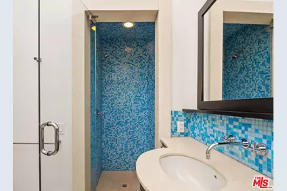 215 S Anita Ave, Los Angeles, CA 90049 - Photo 21